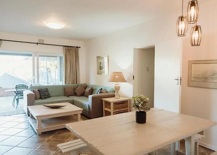 Wildecrest & Ripplemead, Amblewood Guesthouse