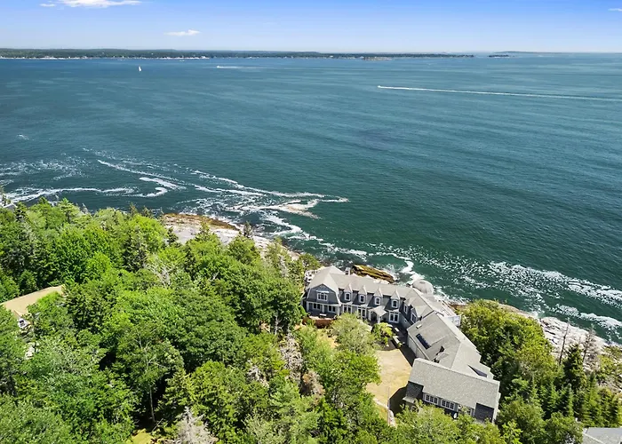 Spectacular Oceanfront Retreat With Amazing Views, Sunroom & Washer/Dryer