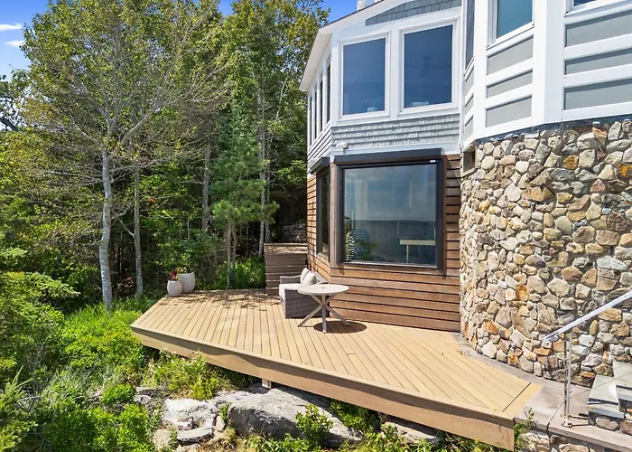 Spectacular Oceanfront Retreat With Amazing Views, Sunroom & Washer/Dryer