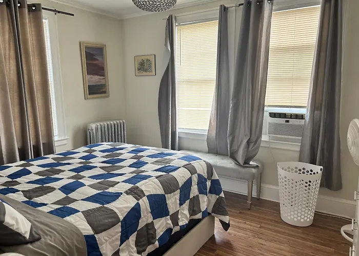The Bushnell Suite C2