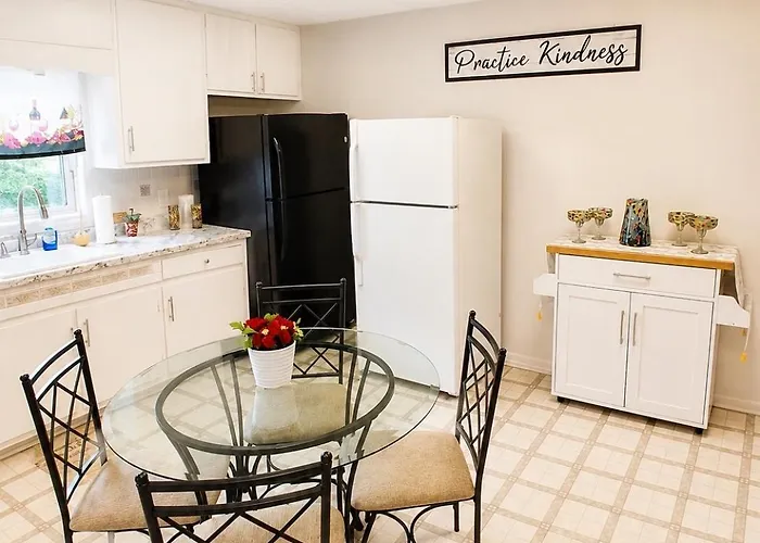 Thomaston Getaway Sleeps 10 Family Friendly Retreat Near Downtown Wedding Venues