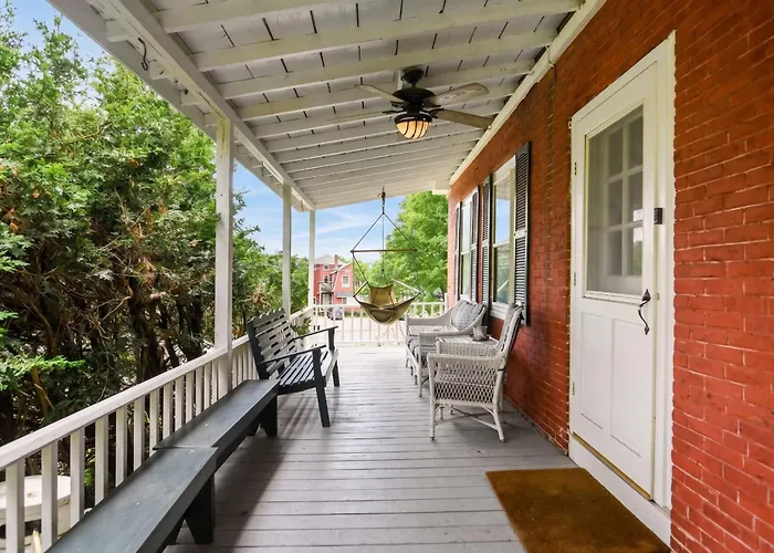 1820 House - Vt Charm + Modern Comforts + Hot Tub
