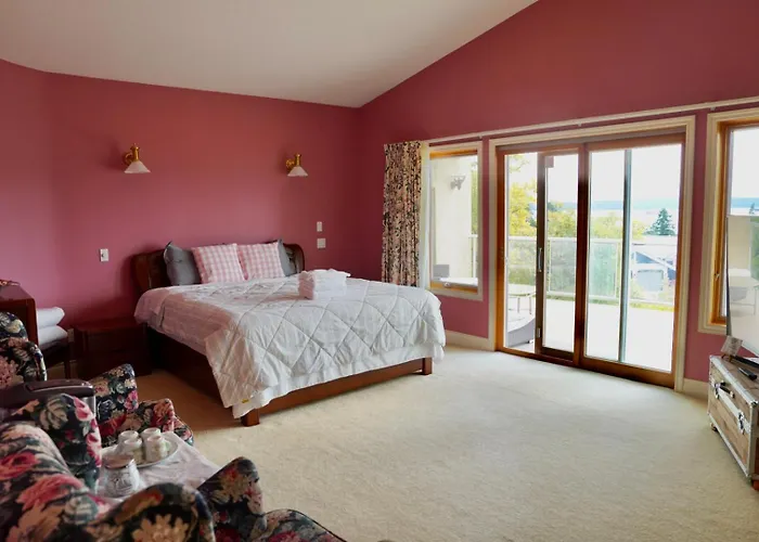 The Shearwater House - Panoramic Ocean View Suites