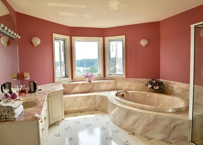 The Shearwater House - Panoramic Ocean View Suites