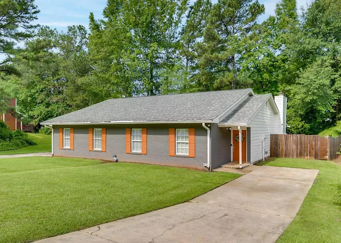 Atlanta Getaway W/ Private Yard: Near Airport