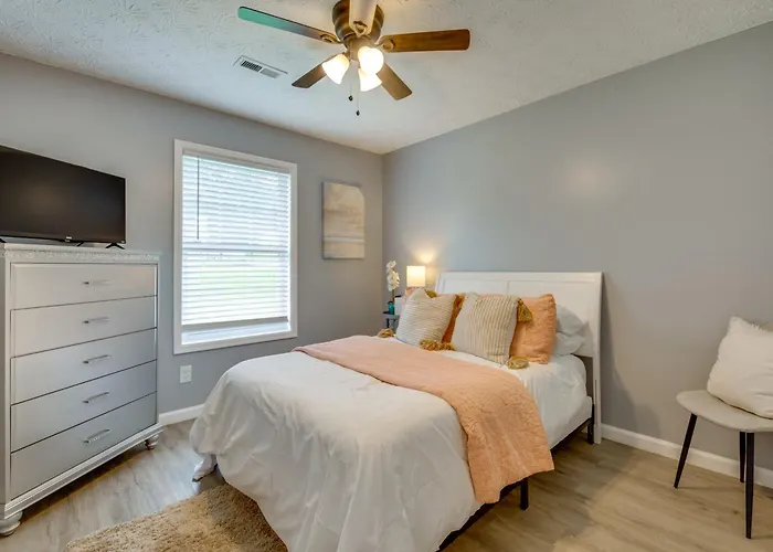Atlanta Getaway W/ Private Yard: Near Airport