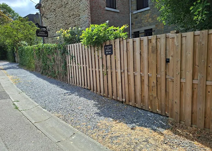 La Cachette De Simone