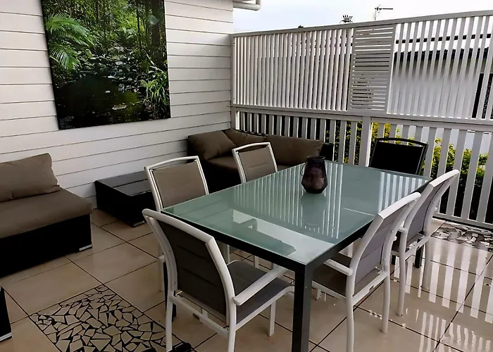 Hostel & Homestay - For Foreign Backpackers 21-36 Yrs