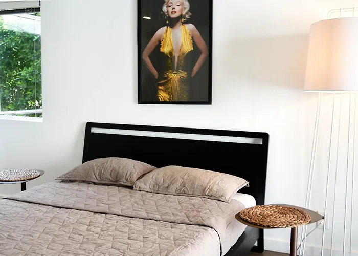 Hollywood Guesthouse