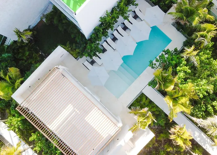 Casa Blanca By The Caribbean Sea