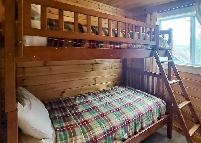 Lakefront Cottage With Full Kitchen, Firepit, Gas Grill, Wifi, A/C