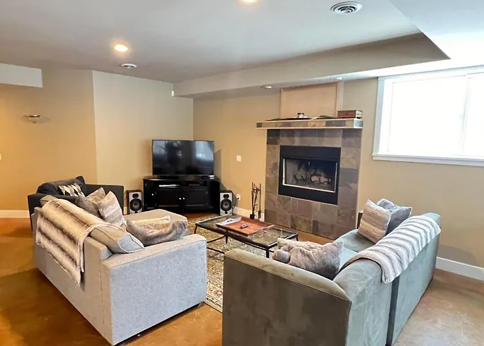 Woodshores Retreat - Cozy Retreat, Hot Tub, Lk Mi