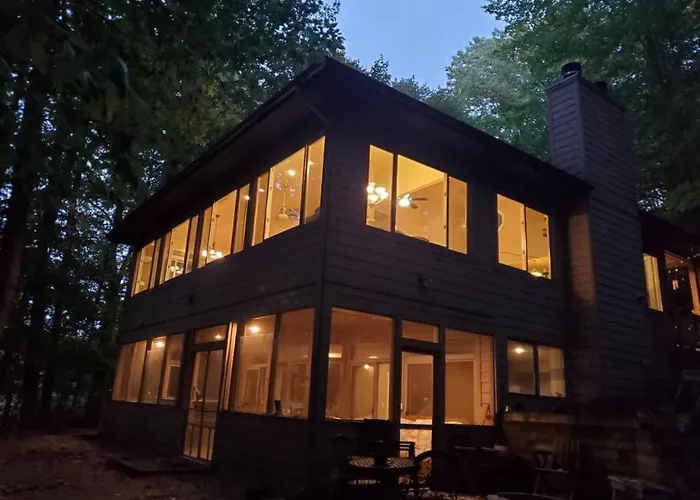 Woodshores Retreat - Cozy Retreat, Hot Tub, Lk Mi