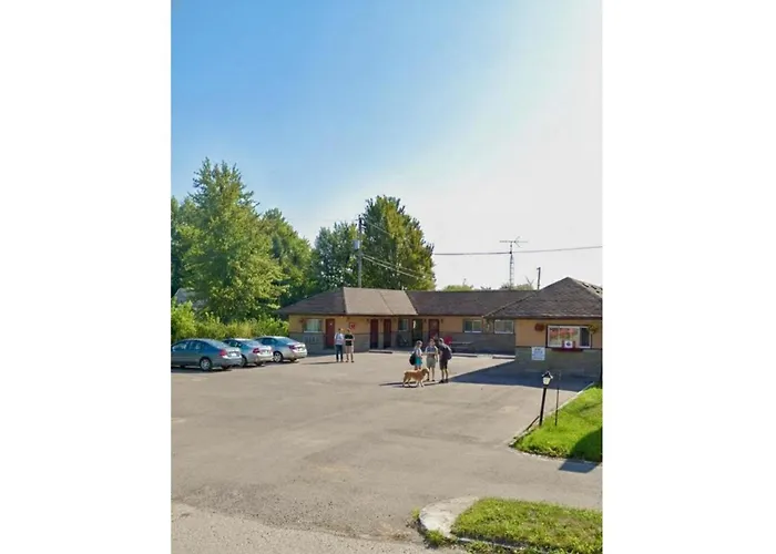 Queen'S Motel Blenheim Near Lake Erie On