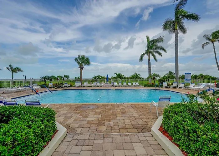 Fort Myers Beach Studio W/ Balcony & Views!