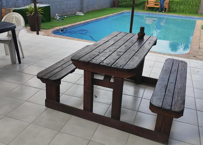 Van Dyk Guest House