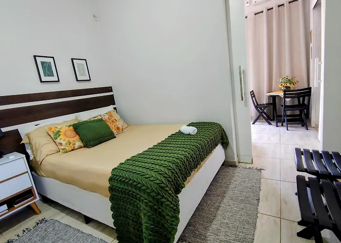 Casa no centro da cidade, 6km do aeroporto com ar condicionado split