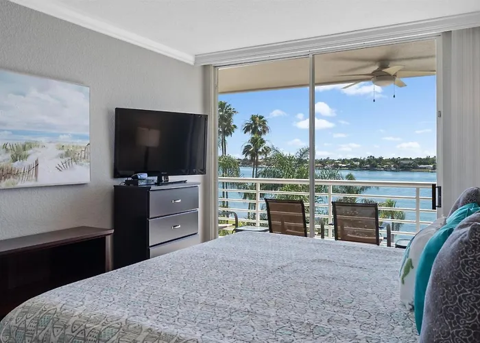 New Stunning Bahia Vista Condo 8 410