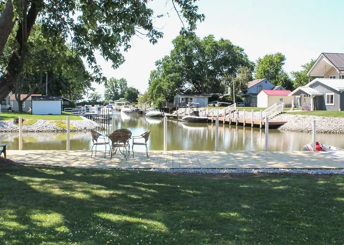 Waterfront Port Clinton Cottage: 5 Mi To Lake Erie