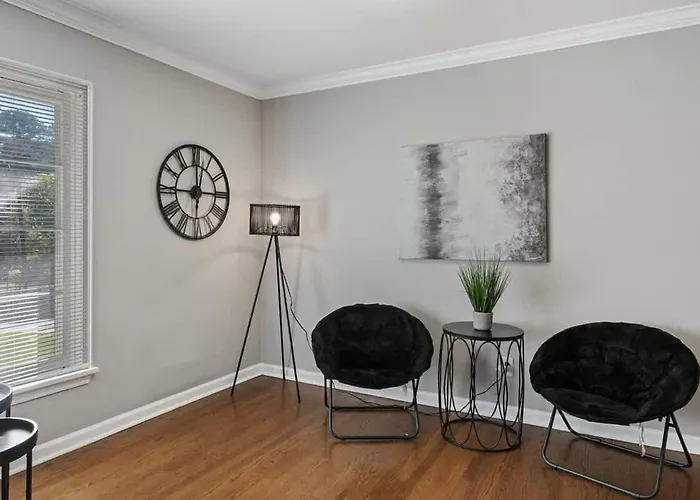 Atlanta Family Retreat Stylish 4Br Sleeps 8