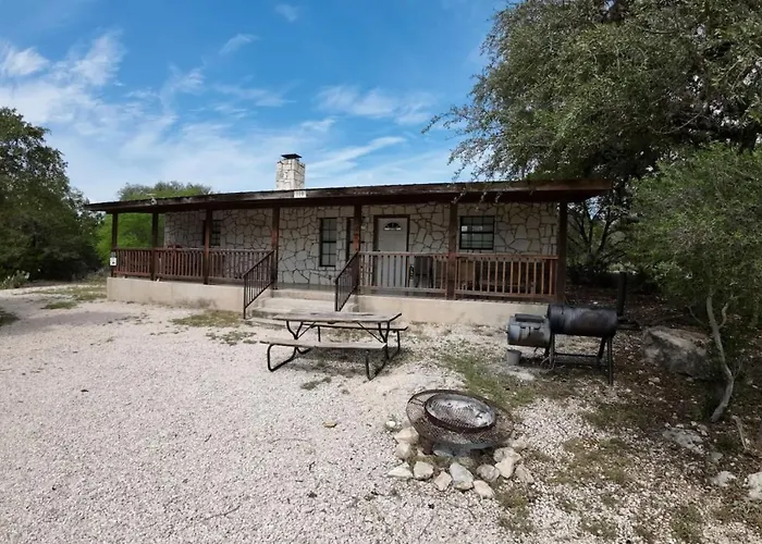 Cherokee Oaks - Frio River Haven