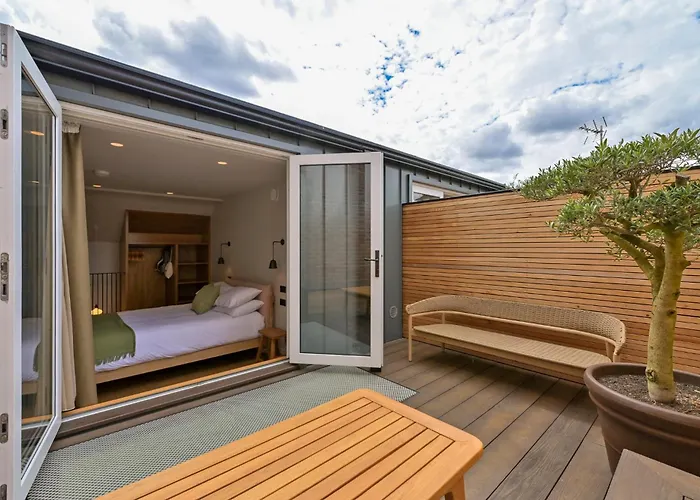 Leworth Apartments, Windsor