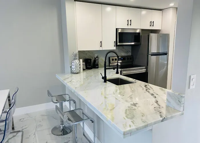 Stylish 1Br 2Ba Condo 1Block To Aventura Mall