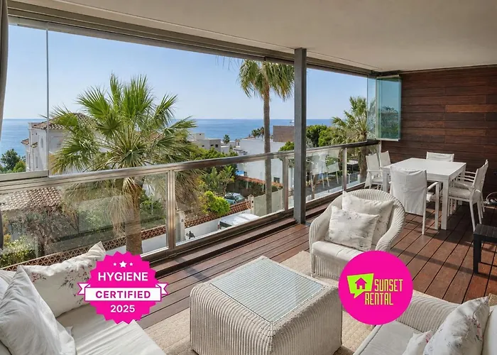Topfloor Apartment With Terrace And Sea Views