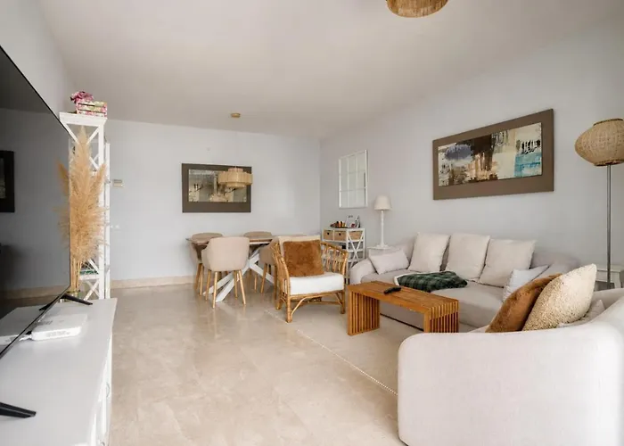 Topfloor Apartment With Terrace And Sea Views