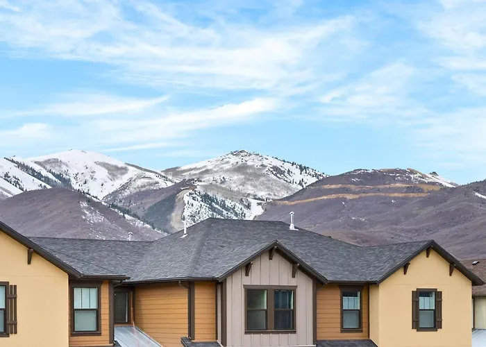 Brand New Scenic Luxury Mountain Retreat