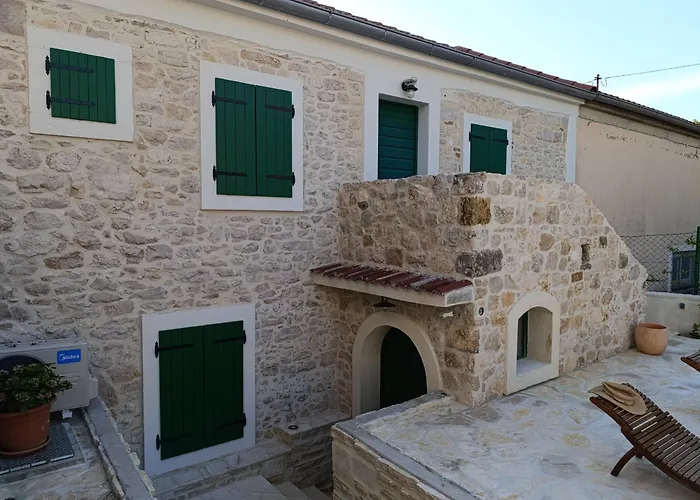Heritage House Stone Flower With Private Pool