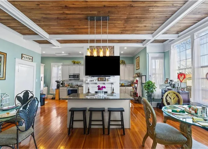 Spacious Anderson Home | King Bed & Private Yard