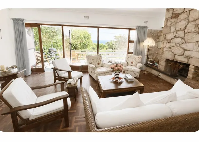 Camps Bay Family Home With Sea View And Big Garden, Pets Welcome