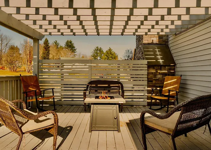 Pond, Hot Tub, Fire Pit Separate Beds For 14