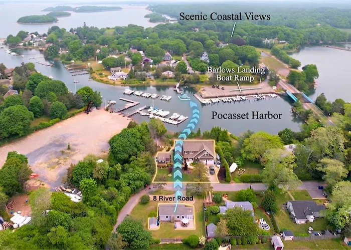 Modern Dog-Friendly Cape Cod Cottage Near Beaches