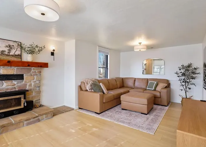 Family-Friendly 4Br Provo Home Near Provo Airport