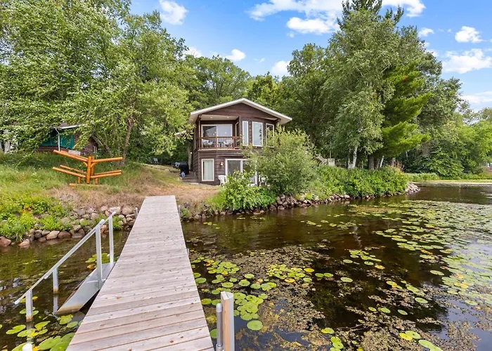 Cozy Rice Lake Cabin With Balcony And Grill And Views