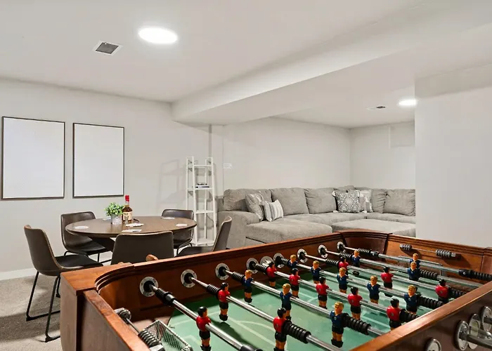Oak Haus Group Stay With Fenced Yard And Game Room