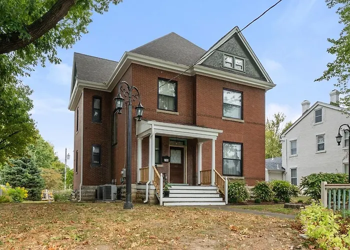 Omas Haus, Walk To Main Street