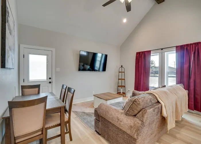 7 Mi To Afb: Modern 2-Unit Combo In San Angelo