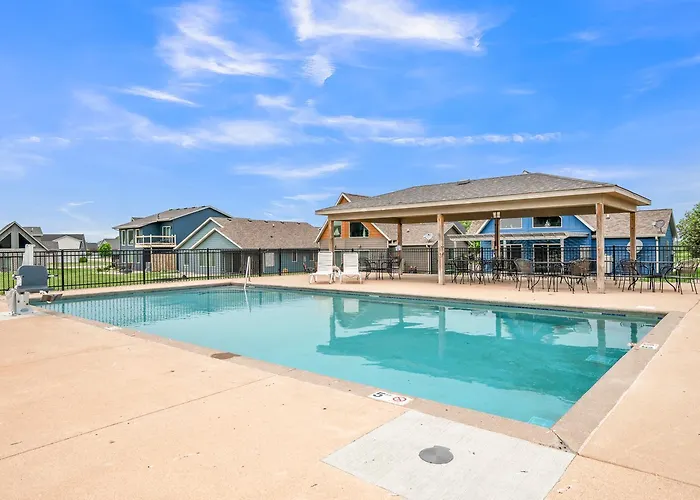 Poolside Retreat At Bridges Bay
