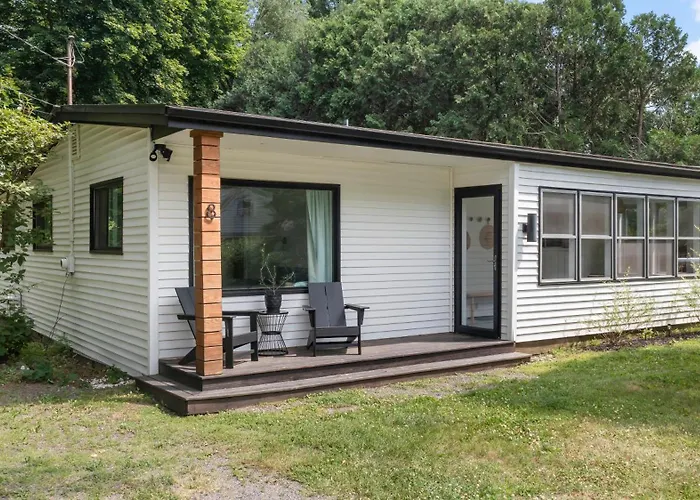 Modern Cottage In Copake