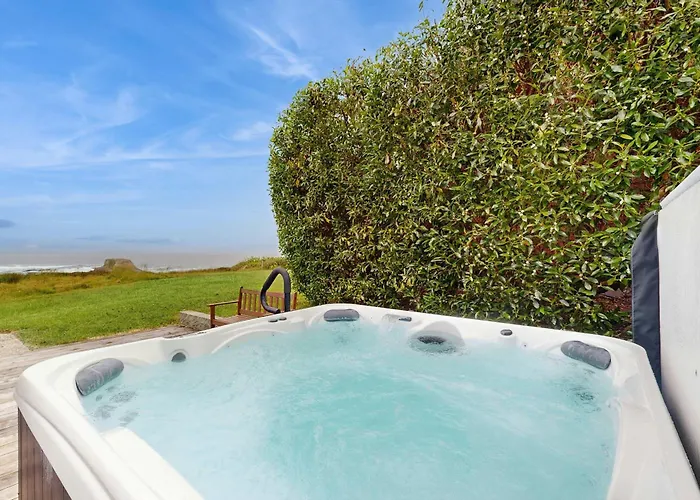 Mendocino Oceanfront Home - Hot Tub & Bbq
