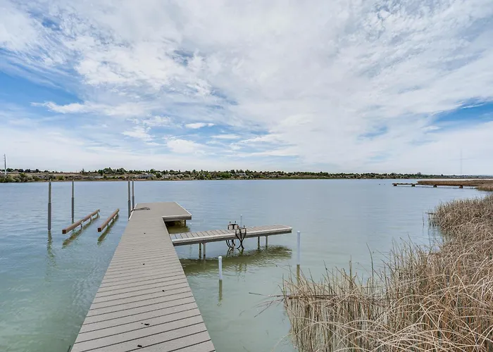 Pool, Hot Tub, Dock & Views! Luxe Moses Lake Manor