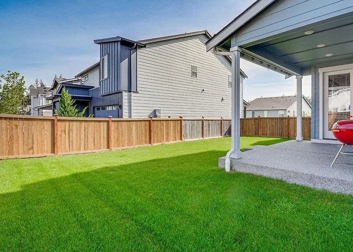 Fenced Yard & Grill! Family Haven In Port Orchard