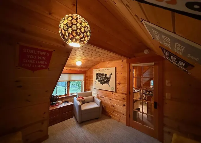 Charming Waterfront Cabin In Mckenzie Bridge W/ Ac