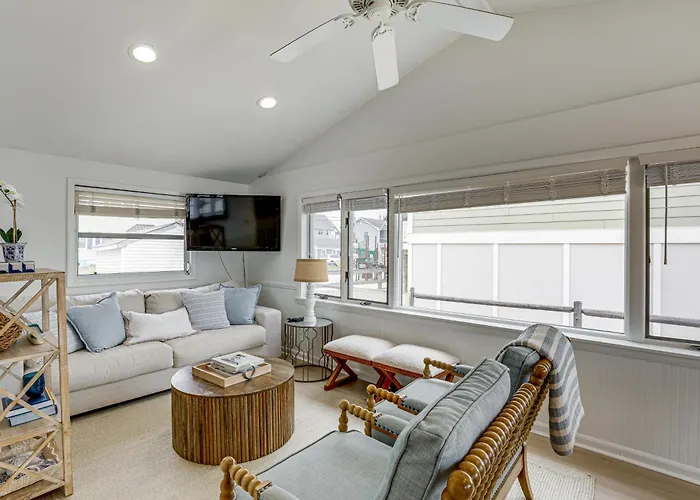 Walk To Beach! Pet-Friendly Getaway In Lavallette