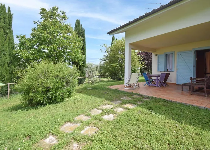 Stunning Home In Pescia Romana