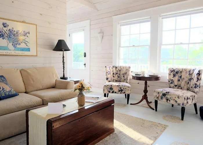 Pet-Friendly Canyon Lake Getaway Rental Ideal For A Texas Hill Country Retreat