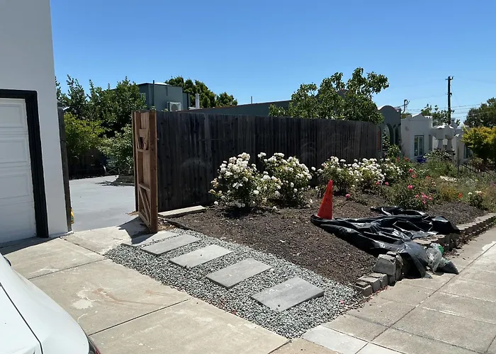 Maxwell Park Beauty W Huge Backyard